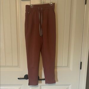 Women’s mauve high waisted Lille-tapered xs petite pant. EUC